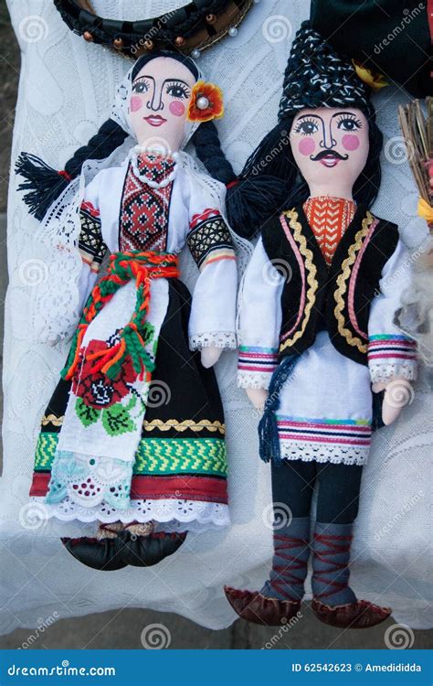 Doll Couple In Traditional Moldovan Clothes Stock Photo - Image: 62542623