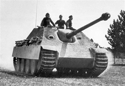 German Panzer in WW2: Jagdpanther -killer from afar photos and info