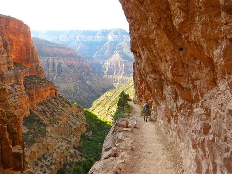 Hiking down into the Grand Canyon on the North Kaibab Trail | Grand ...