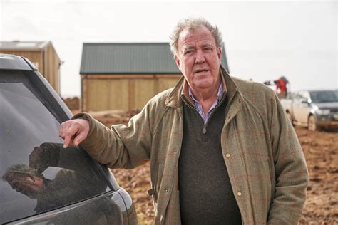 Jeremy Clarkson lets rip at blackberry picker in exclusive Clarkson's ...