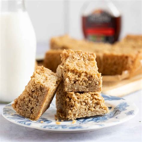 Easy Maple Syrup Flapjacks Recipe - Effortless Foodie