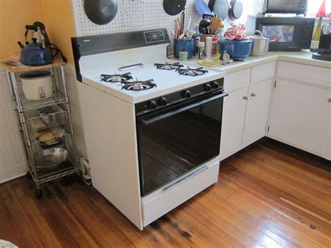 Used Gas Stove | Gas range/stove/oven, functions, circa 1980… | Flickr
