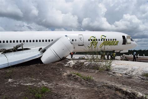 Fly Jamaica Airways Boeing 757 to Toronto returns and crash lands at ...