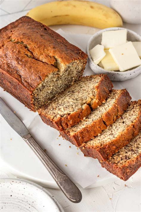 Banana Bread Recipe [with video]