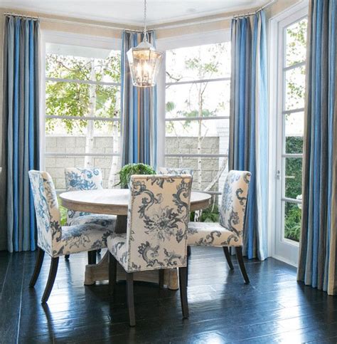 Home with Classic Blue and White Interiors | Beautiful dining rooms, Traditional dining rooms ...