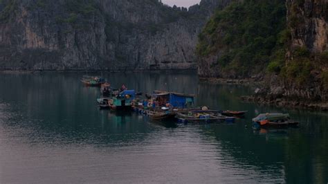 Fujifilm XT20 4K Sample Footage Halong Bay - YouTube