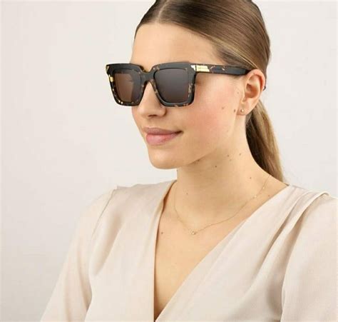 Bottega Veneta | Sunglasses, Sunglasses women, Square sunglass