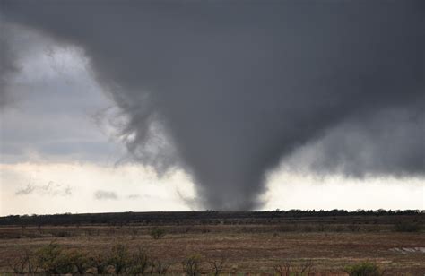 File:Tornado in southwestern Oklahoma on November 7, 2011.jpg - Wikimedia Commons