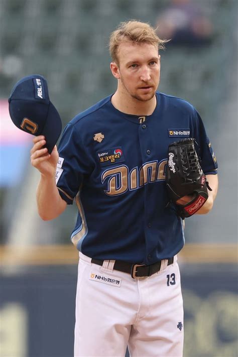 All-Star pitcher Fedde pays it forward with his knowledge - The Korea Times