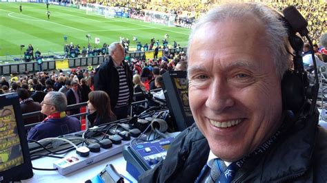 Martin Tyler: Voice of Football celebrates 40 years of commentary | Football News | Sky Sports