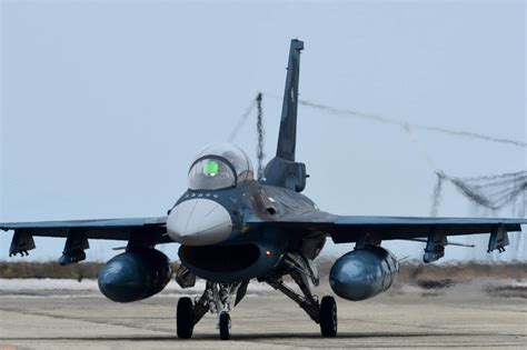 Structural crack reportedly found on Japan F-2 fighter jet - AeroTime