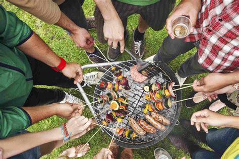 Backyard BBQ Party Guide and Food Suggestions