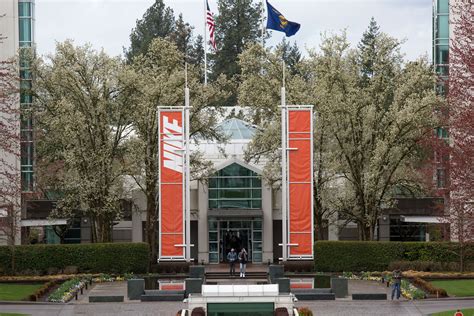 Possible Nike World 'hazmat' situation - 'Smoke clouds' at Beaverton, Oregon headquarters prompt ...