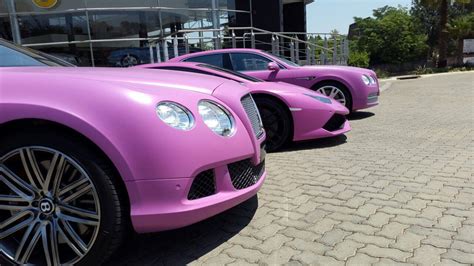 First Pink Lamborghini Huracan Fights Breast Cancer Aided by 2 Bentleys - autoevolution