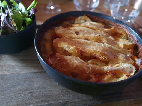 Tartiflette savoyarde - recette facile à préparer de la tartiflette ...