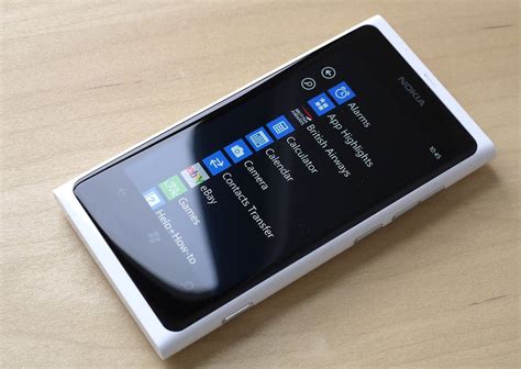 Nokia Lumia 800 specs, faq, comparisons