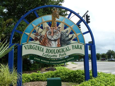 Zoo Entrance Sign - ZooChat