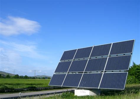 5 Crazy, Mind Blowing and Extraordinary Uses of Solar Panels - Ways2GoGreen Blog