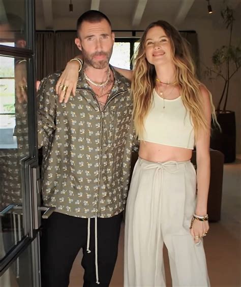 File:Adam Levine & Behati Prinsloo Vogue.jpg - Wikipedia