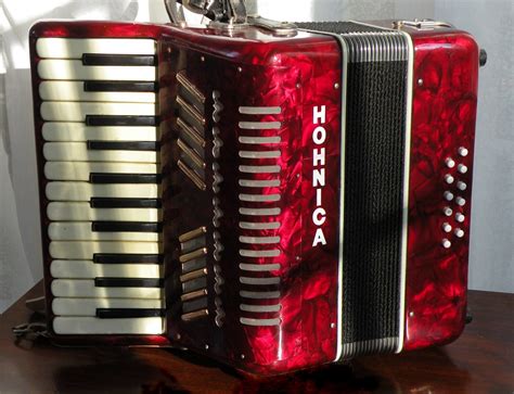 Hohner Hohnica Piano Student Accordion 12 Bass