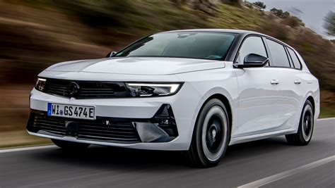 New Vauxhall Astra Sports Tourer GSe 2023 review | Auto Express