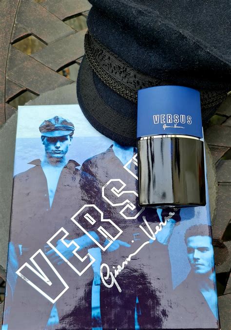 Versus Uomo Versace cologne - a fragrance for men 1991