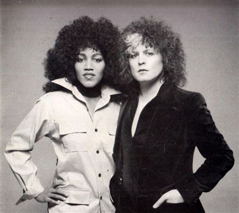 24 Romantic Photos of Marc Bolan and His Girlfriend Gloria Jones From ...