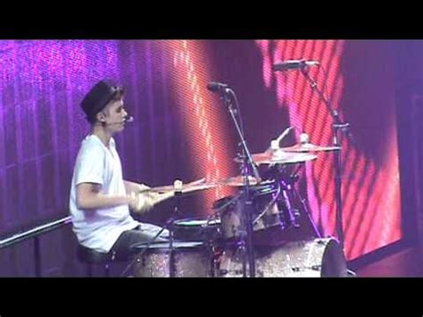 Justin Bieber drumming 2-18 years old - YouTube