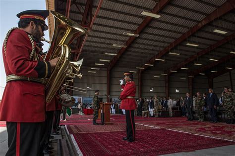 Afghan president welcomes first Afghan Air Force Black Hawk helicopters ...