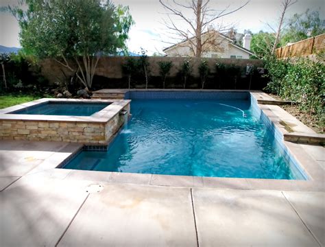 Which Best Suits Your Backyard Oasis– A Free Form or Rectangular Pool ...