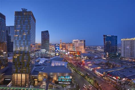 las-vegas-2016-hotel-exterior-views-02 | Lux Travel Guy