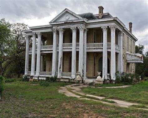 21 terrifying photos of abandoned homes in Texas - Beaumont Enterprise