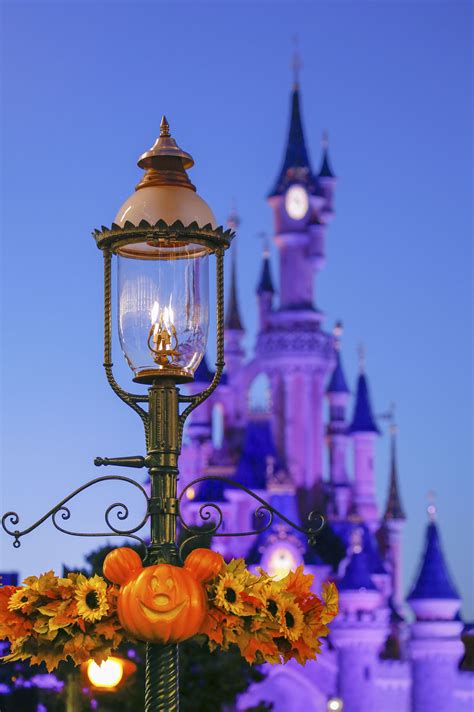 Halloween | Disneyland Paris | Fond ecran disney, Parc disney, Disney