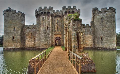 Download Man Made Bodiam Castle HD Wallpaper