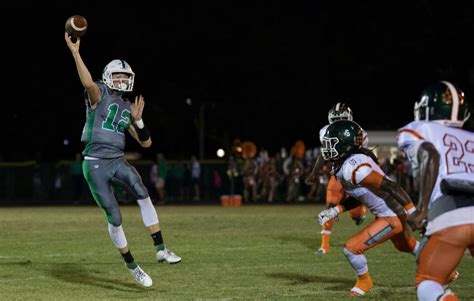 Deion Sanders trains Fort Myers QB Carter Lane at his Texas home