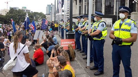 New Zealand anti-vax protesters inspired by Canada truckers camp outside parliament - BBC News