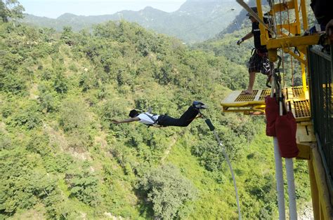 4 Best Places To Try Out Bungee Jumping In India - Playo