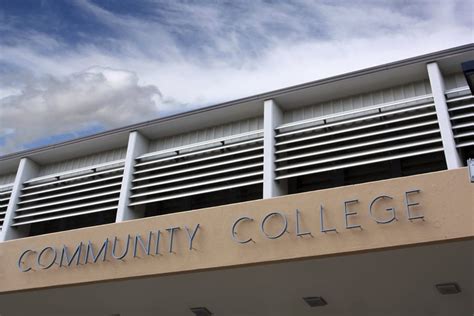 FL universities try to enhance accessibility to community college ...