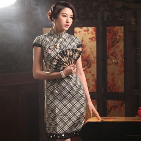 Style of old Shanghai Town | Special occasion dresses, Chinese dress, Dresses