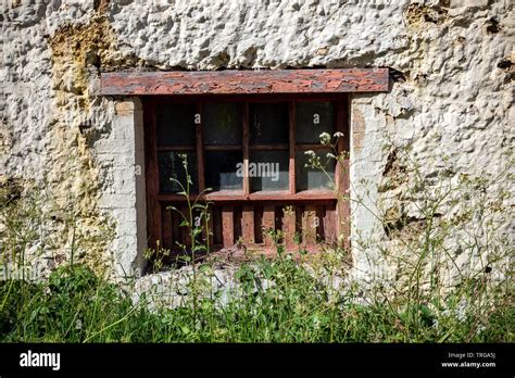 A lintel or lintol and window frame in old barn,Barn, Stone - Object, Stone Material, Devon, Old ...