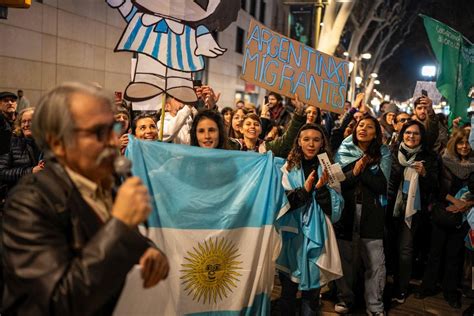 Barcelona apoya la huelga general de Argentina | FOTOS