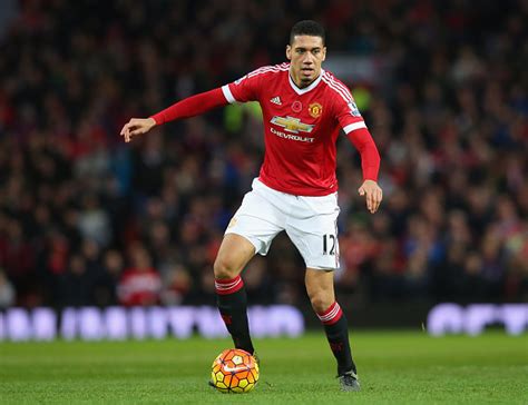 Manchester United injury news: Matteo Darmian and Chris Smalling ...