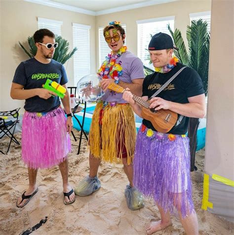 Hawaiian Gabe, James, and Unspeakable | Youtubers funny, Best youtubers, Gabes