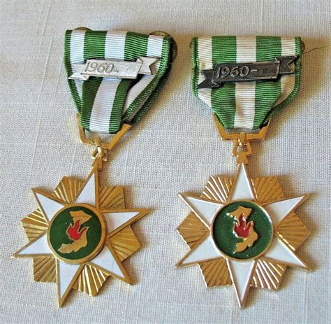 Two Original Vietnam War Service Medals - One In-Country Made & One US ...