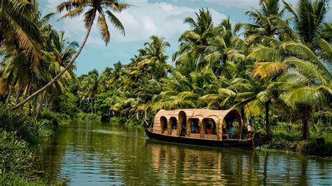 Best Time to Visit Kerala - Travel Booket