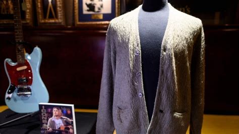 Kurt Cobain cardigan sells at auction for $334,000 - BBC News