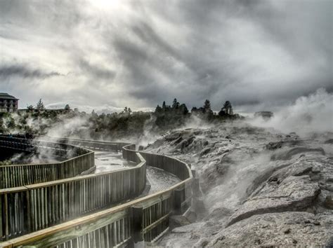 Premium Photo | Natural hot springs at rotorua