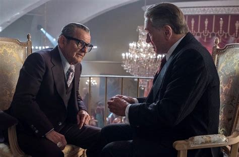 The Irishman (2019) Review - Scorsese is back painting houses | CGMagazine