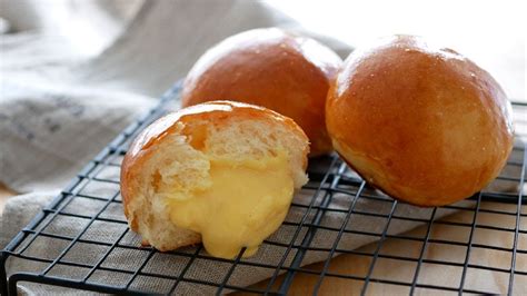 Cream Pan (Custard Buns) | Book Recipes