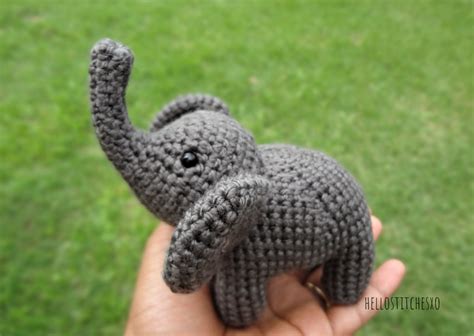 Amigurumi elephant - Crochet free pattern - hellostitches xo